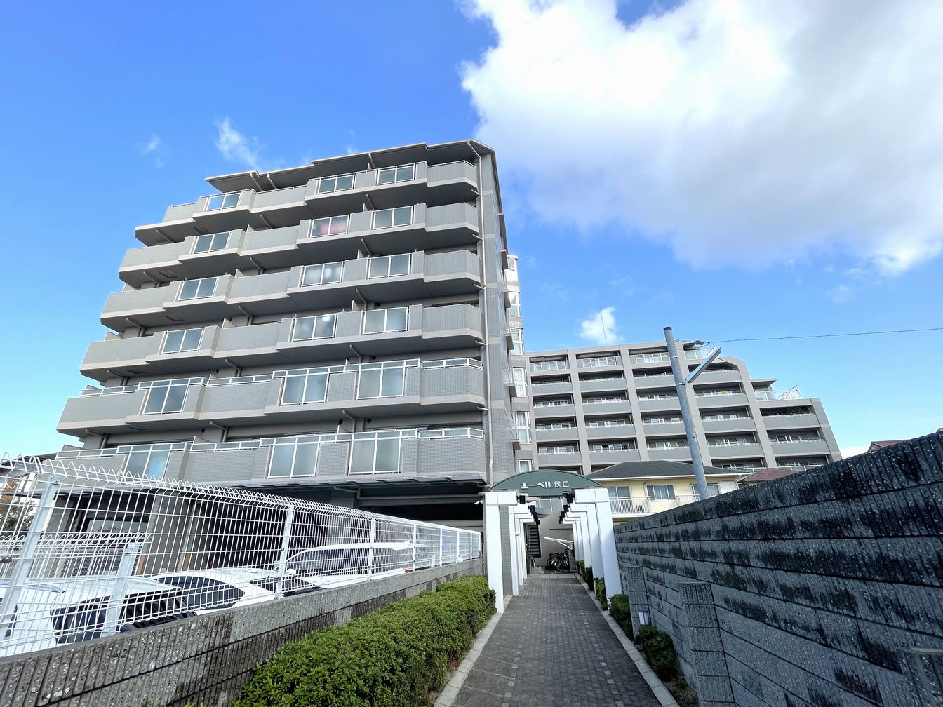 DEMO-01 ルーフバルコニー:74.86㎡
ペット飼育可能(規約等による制限有)
5階部分につき眺望良好
角住戸につき通風良好
3沿線利用可能
(阪急神戸線・阪急伊丹線・JR福知山線)
宅配ボックス・オートロックで防犯面も安心
各居室にクローゼットや収納スペースがあります。