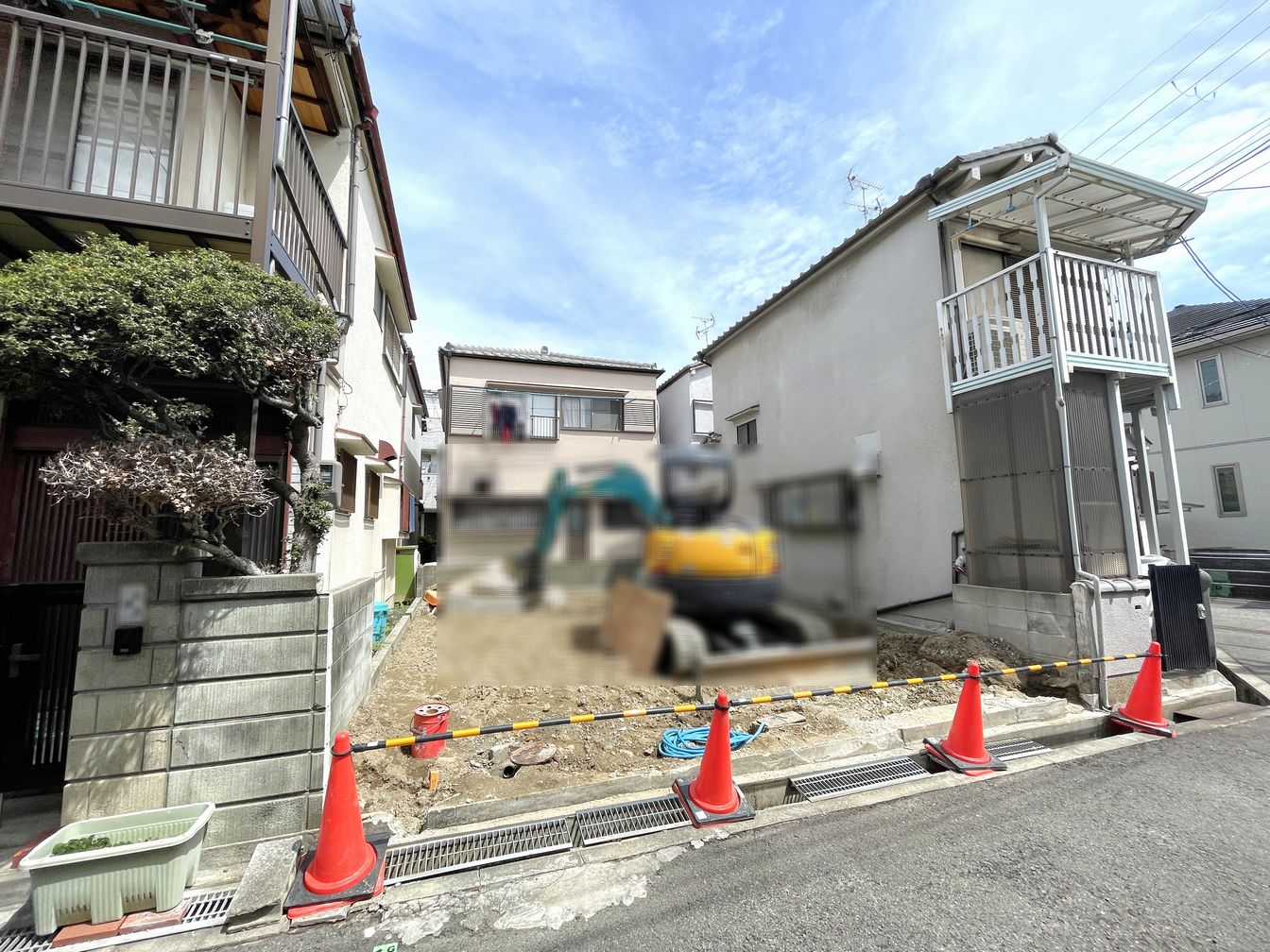 DEMO-01 建築条件はございませんので、
お好きなハウスメーカー・工務店で建築可能です。
現況:更地
南側が道路に面しています
阪神本線「武庫川」駅まで徒歩13分
敷地面積:54.29㎡(16.42坪)
整形地
間口:約6.1m
グルメシティ尼崎大庄店まで徒歩7分
ツルハドラッグ尼崎大庄店まで徒歩3分と
毎日のお買物に便利な立地